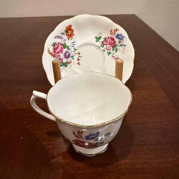 Royal Albert English Tea Cup and Saucer Set - Pink, Purple and Blue Flowers - Picture 1 of 6